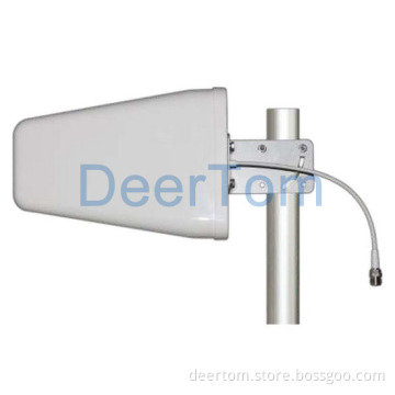 698-2700MHz 4G LTE Yagi Antenna 10dBi LPDA Antenna Log Periodic Antenna Outdoor Directional High Gain Antenna